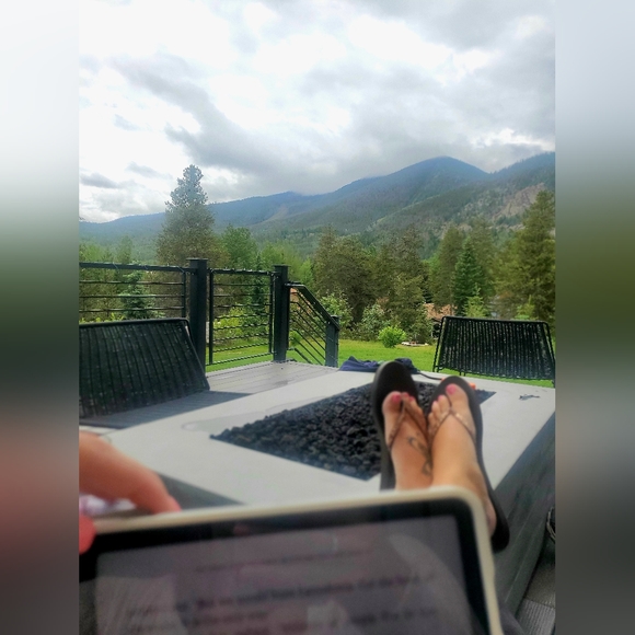 Meet your Posher, Katie - Picture 3 of 3